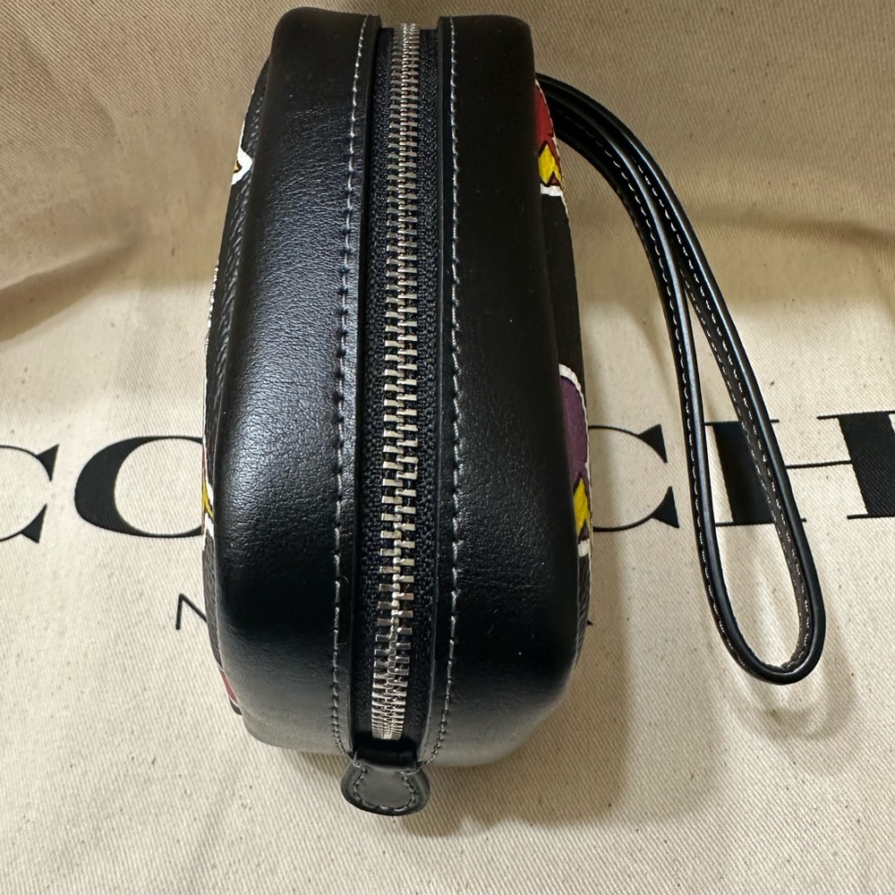 Coach Heart Bolt Pouch Wristlet - Picture 4 of 10